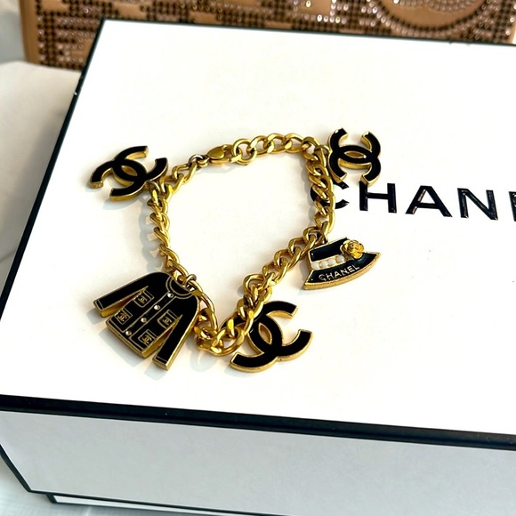 CHANEL Jewelry - CHANEL VINTAGE CHARM BRACELET